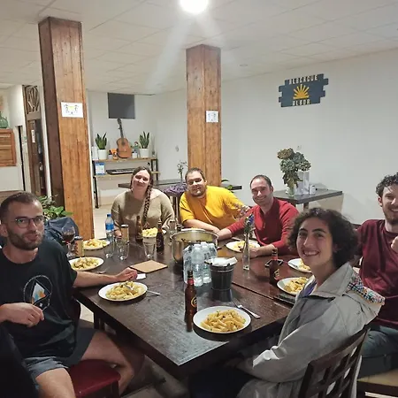 Hostel Albor *