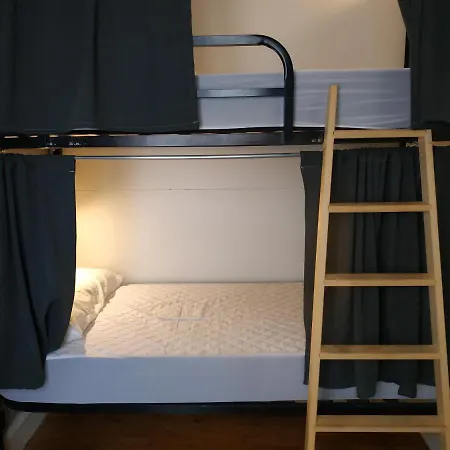 Hostel Albor *