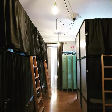 Hostel Albor